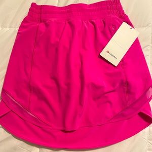 Lululemon Hotty Hot long skort, sonic pink, new with tags size 4.